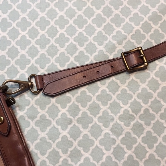 Fossil Croc Embossed Leather Turnlock Crossbody - Picture 10 of 13